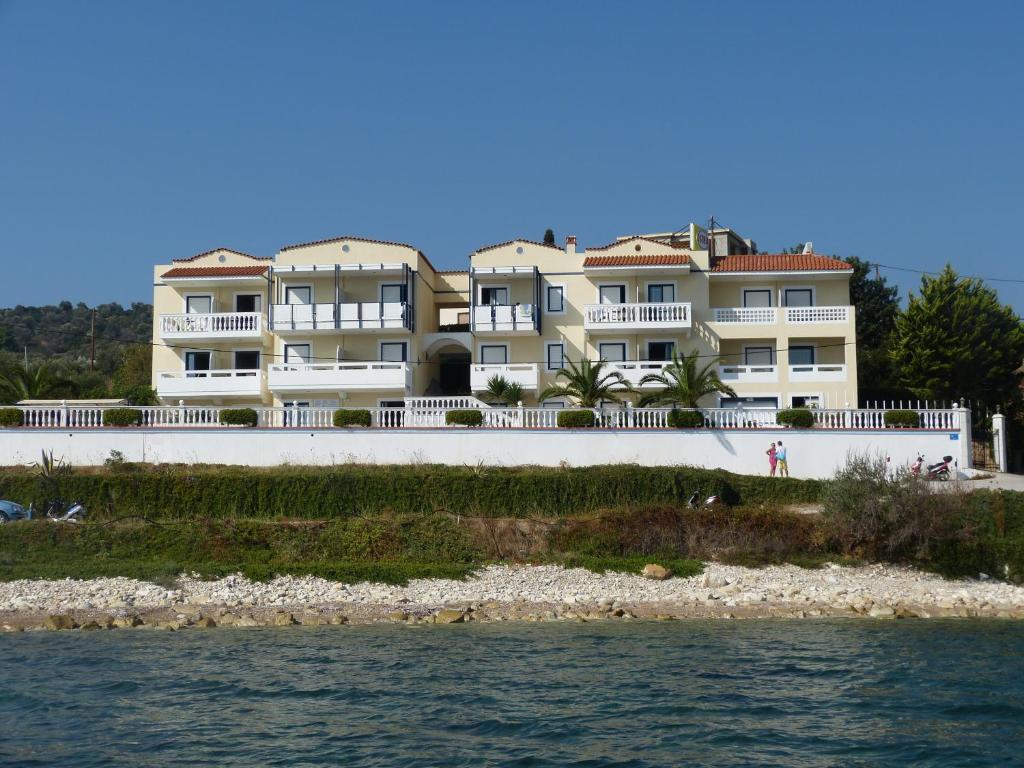 Ostria Seaside Studios And Apartments Katarráktis Exterior foto